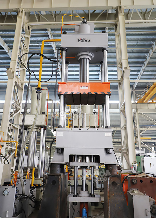 200噸三梁四柱液壓機(jī) 200噸三梁四柱液壓機(jī)