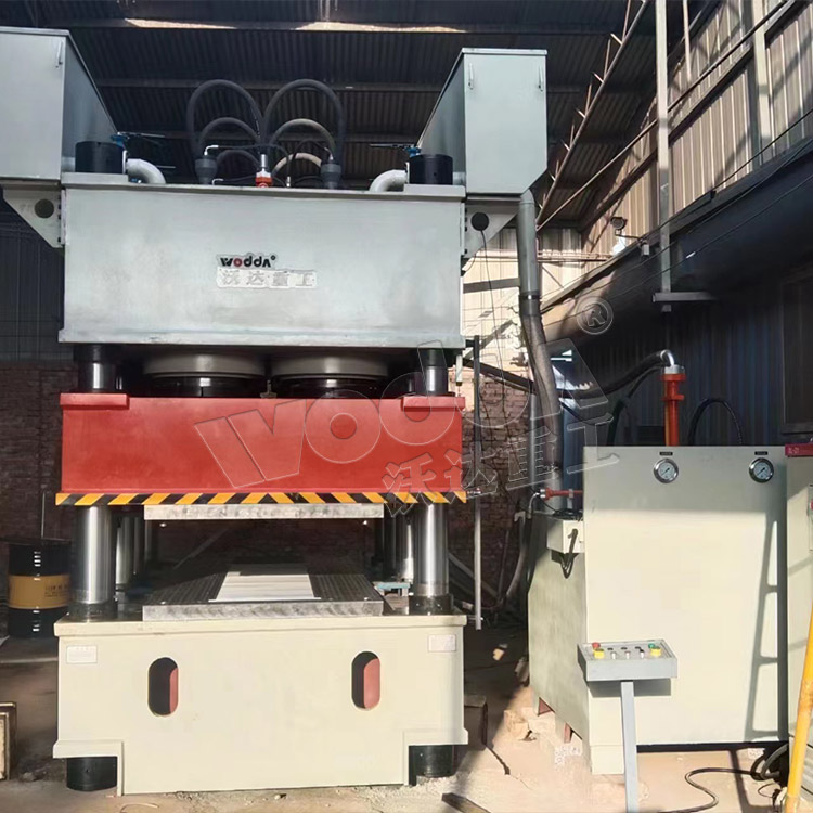 3000噸門面壓花機現場 3000噸門面壓花機現場